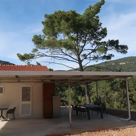 Ferienhaus Robinson Olive Tree Huts Čara